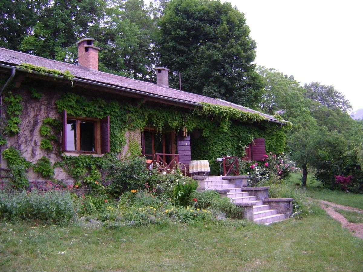ラ・ミュール Le Genevray Bed & Breakfast エクステリア 写真