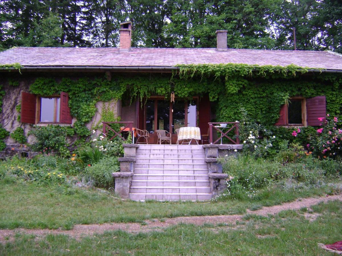 ラ・ミュール Le Genevray Bed & Breakfast エクステリア 写真